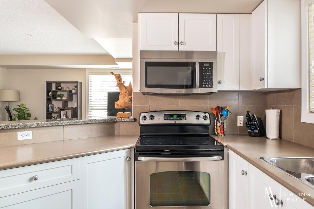 Rustic Modern 2 Bed 2 Bath With Lakeview Pool And Hot Tub Invermere Εξωτερικό φωτογραφία