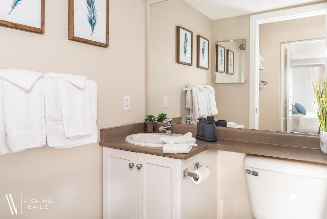Rustic Modern 2 Bed 2 Bath With Lakeview Pool And Hot Tub Invermere Εξωτερικό φωτογραφία