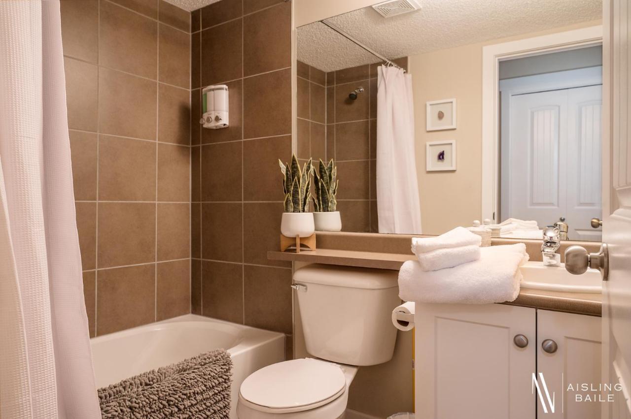 Rustic Modern 2 Bed 2 Bath With Lakeview Pool And Hot Tub Invermere Εξωτερικό φωτογραφία